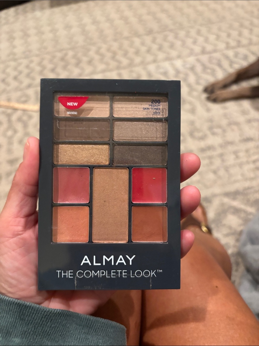 Almay The Complete Look Palette —  #200 Neutral Browns & Warm Reds medium skin